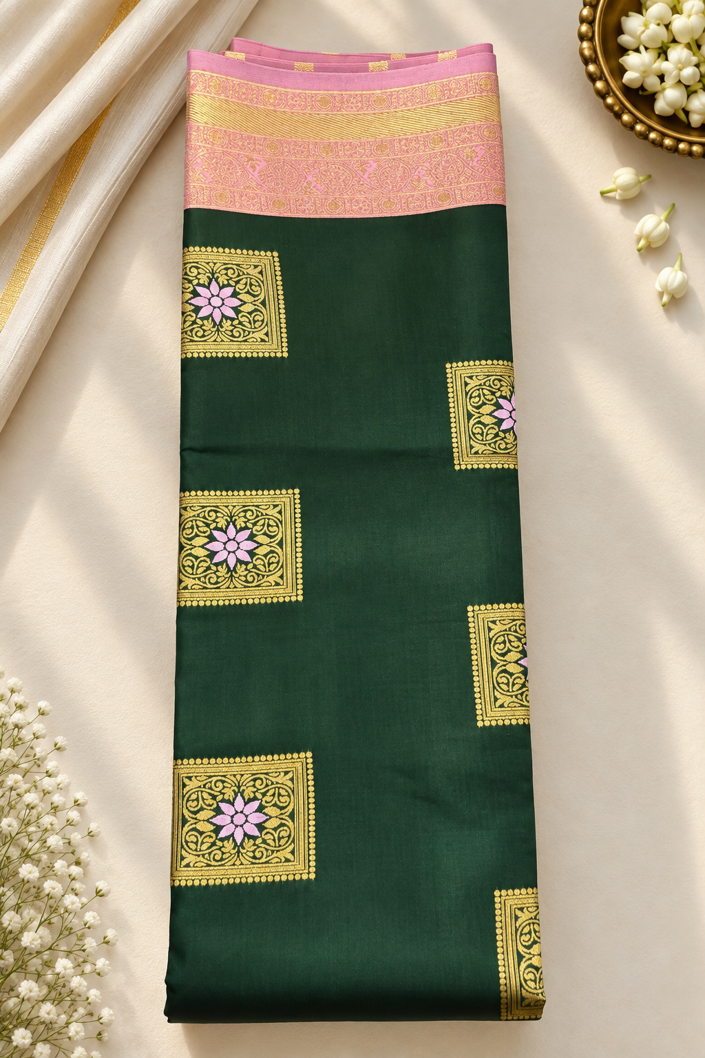 Elegant Floral Zari Kanchi Pattu Silk Saree